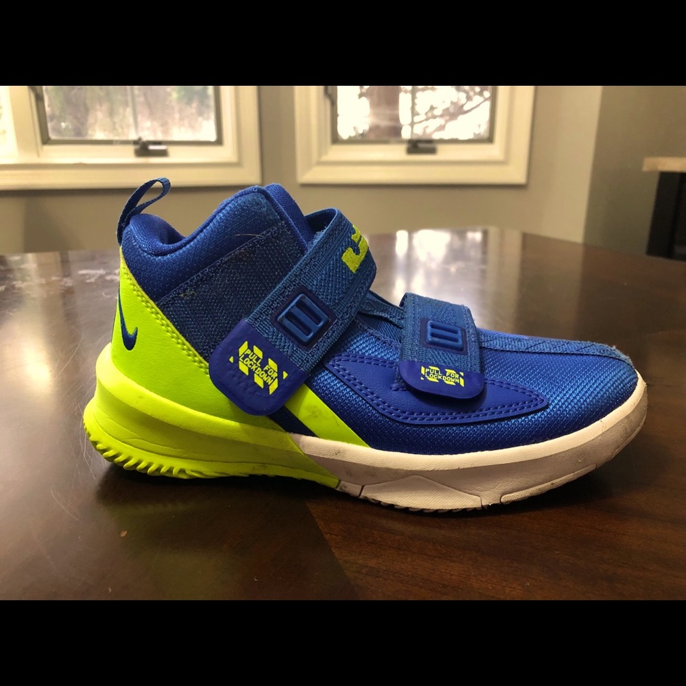 Boys Nike Hightop sneaker